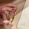Pulsera de Corindón Rojo Vintage Dorada con Diseño de Lágrimas Azules, Incrustada con Paraíba, Pulsera de Apertura de Resorte para Mujer