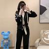 Traje deportivo de ocio blanco de alta gama para mujer Otoño 2025 Nueva moda Sudadera sencilla con capucha Conjunto de dos piezas para correr