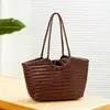 Bolsa de Palha Tecida Vintage Estilo Francês com Dragão Grande Capacidade Bolsa de Mão em Couro Genuíno Venda Quente Transfronteiriça
