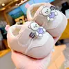 Sapatos de bebê com solas macias, antiderrapantes, novos estilos primavera/outono, adequados para iniciantes, para bebês de 0 a 1 ano, sapatos de caminhada, sapatilhas com luz