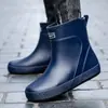 Botas de Chuva Moda Masculina Cano Curto Impermeáveis Sapatos Baixos Antiderrapantes Resistentes ao Desgaste com Forro de Lã Cozinha Trabalho Pesca Planas Botas de Chuva