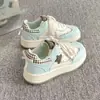 Zapatillas Bonitas y de Moda para Mujer 2025 Otoño Nuevos Zapatos Casuales Versátiles de Nicho Zapatos de Pan Zapatos Blancos de Suela Gruesa