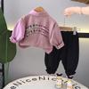 Traje de camisa rosa con corbata para niño primavera 2025 nuevo estilo Hong Kong para niños combinación de colores manga larga traje infantil de dos piezas