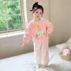 Conjunto de pijama de franela cómodo y elegante para niñas para otoño e invierno, un conjunto de ropa de estar de dos piezas, nueva colección 2026, cálido y acogedor