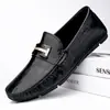 Sapatos Masculinos de Couro Genuíno 2026 Novo Estilo Sapatos de Negócios Britânicos Respiráveis Solado Macio Sapatos Casuais Mocassins Slip-on Masculino