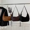 Bolsa transversal de luxo leve transfronteiriça para mulheres, bolsa popular estilo bolinho, bolsa tote de grande capacidade para o dia a dia, bolsa de ombro moderna, bolsa de mão
