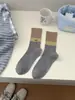 Calcetines de Punto Doble de Media Caña para Mujer de Primavera y Otoño, Etiqueta de Tela Bloqueada por Color, Calcetines Largos Holgados de Moda, Venta al por Mayor de Calcetines de Algodón Zhuji