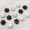 Nueva Celebridad de Internet Copo de Nieve Aleación Joyería para Uñas Estilo Lujo Ligero Pintura en Spray Color Navideño Accesorios de Decoración para Uñas Pegatinas Venta al por Mayor
