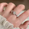 Anel de Diamante Retro Escovado Oito Garras Estilo Francês Levemente Luxuoso, Anel Simples Versátil Elegante e Exquisito Vintage de Nicho
