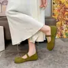 Zapatos Mary Jane planos y minimalistas para mujer, perfectos para combinar con faldas en el otoño de 2026. Estilo nuevo y popular, diseño de punta poco profunda, adecuado para ir al trabajo
