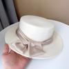 Chapéu liso decorativo de lã estilo Chanel, de cetim com pérolas, feminino, outono e inverno, temperamento socialite, chapéu de feltro, moda, pequeno chapéu-coco