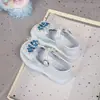Sapatos de Couro para Meninas 2026 Novos Sapatos de Princesa para Meninas Sapatos Individuais Infantis Modernos e Elegantes Sola Macia Sapatos de Cristal para Crianças Pequenas