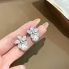 Elegantes Pendientes Florales de Perla 2026 Nuevo Estilo Popular Pendientes de Gama Alta para Mujer con Diseño Único y Apariencia Elegante
