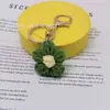 Estilo Hyuna Pequeño Colgante de Ganchillo de Hilo Rojo Florido Lanyard para Memoria USB Llavero Flor Pomposa Accesorio para Bolsos y Teléfonos Producto Terminado