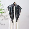 Novo Lenço Triangular Simples de Sarja Estilo Coreano para Mulheres, Acessório da Moda, Lenço de Pescoço Versátil, Lenço Triangular Decorativo de Seda