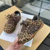 Zapatos Casuales Versátiles para Niños Estilo Principios de Primavera 2026 Zapatos de Entrenamiento Alemanes Estampado de Leopardo Zapatos Retro Forrest Gump Tenis de Dopamina para Niñas