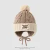 Gorro de invierno para niños, gorro de punto con etiqueta SMILE, protección para las orejas, pompón, gorro de punto cálido, gorro tipo pullover a prueba de viento para niños de mediana edad