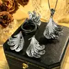 Conjunto de Joias Novas Joias Brincos de Pérola Anel Colar High-End Contas Cinzas Moda Feminina Retro Mercadorias para Atacado