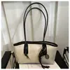 Bolso grande de estilo retro muy elegante para mujer, bolso de hombro para ir al trabajo otoño e invierno 2025, bolso de mano, bolsa tipo tote