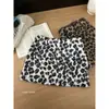 Saia Curta com Estampa de Leopardo Lúdica Lã de Carneiro Estampa de Leopardo Justa na Cintura Linha A Outono Precoce Saia Retro de Cintura Alta para Mulheres