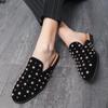 Zapatos de Cuero de Media Piel Verano 2025 Remache Británico Punta Fina Pantuflas para Hombre Slip-On Conjunto Perezoso Zapatos de Cuero