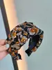 Sensación de Lujo y Alta Gama, Diadema Trenzada de Lentejuelas Coloridas, Elaborado Accesorio para Banquetes y Pasarelas, Diadema Ancha