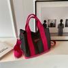 Bolsa de lona para cesta de verduras de color contrastante con bordado de letras casuales europeas y americanas, nueva bolsa de hombro portátil con textura retro 2023