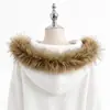 Ribete de pelo sintético de mapache personalizado de fábrica con ojales, desmontable, unisex, adecuado para combinar con chaquetas de plumas, suéteres y sudaderas como accesorio