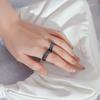 Anillo de Pareja Retro de Diamante Púrpura Zircón de Diseño Nicho de Estilo Oscuro de Alta Gama Dedo Índice Moda Anillo de Textura Personalizado