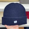 Gorro de lana de tela simple de estilo japonés para hombres y mujeres, gorro de punto informal pequeño para otoño e invierno, gorro cálido con protección para las orejas, moderno.