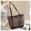 Bolso de Gran Capacidad de Moda para Viajes Diarios para Mujer Otoño 2026 Nuevo Bolso de Hombro Sencillo Alta Apariencia Estilo Coreano Bolso Tote