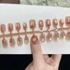 Novas Pontas de Unha Cat-Eye em Estoque Que Realçam a Tez, com Design Degradê Âmbar, Disponíveis nos Estilos Curto, Médio e Longo