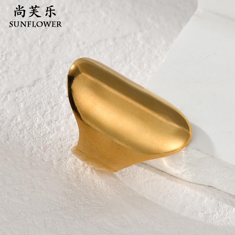 R738 (6)