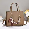 Nova Bolsa Feminina da Moda Estilo Chinês Sensação de Alto Padrão Bolsa de Ombro Única Bolsa de Mão Grande Capacidade Bolsa Tote Simples Feminina