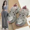 Tênis de pai únicos, resistentes ao desgaste e que aumentam a altura, para mulheres; novos tênis esportivos casuais, versáteis, leves e respiráveis, em prata; disponíveis para dropshipping