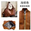 Bolsa Feminina Vintage Versátil Moda Bolsa Tote Rebite Senso de Luxo Grande Capacidade Ombro Portátil Axila Transversal Comutador