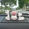 Decoraciones Creativas de Alta Gama Seleccionadas Cuidadosamente para el Interior del Coche con un Modelo de Diosa Ciervo Pequeño para el Tablero