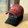 2026 Nueva Gorra de Béisbol de Moda Estilo Coreano Clásico Sencillo con Bordado de Letras para Hombres y Mujeres con Visera Ancha y Efecto Adelgazante del Rostro