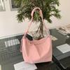 Bolsa de Ombro Estilo Coreano Primavera com Cordão, Bolsa Dumpling, Transversal Feminina, Versátil, Casual, para o Trabalho, Grande Capacidade, Bolsa de Nylon