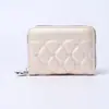 Billetera Corta Multicolor para Mujer con Bordado de Corazón, Cierre de Cremallera, Diseño Compacto tipo Acordeón, Múltiples Ranuras para Tarjetas, Portatarjetas de Identificación y Licencia de Conducir