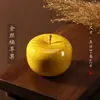 Talla de Madera Manzana Sándalo Rojo Seda Dorada Nan Adorno Regalo de Navidad Caja de Regalo