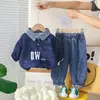 Conjunto Nuevo Estilo Primavera y Otoño 2026 para Niños Versión Coreana Sudadera con Cuello de Mezclilla Ropa Casual de Dos Piezas para Bebé Otoño