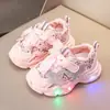 Tênis Chunky Feminino com Luzes 2026 Primavera/Outono Novo Fofo para Meninas Laço Respirável Casual Superfície de Couro Tênis Esportivo