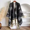 Nuevo Chal con Aire Acondicionado de Verano para Mujer, Bufanda Cálida Retro de Otoño e Invierno, Chal Exterior de Borlas de Alta Gama, Bufanda Engrosada al por Mayor