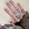 Anillo de cuentas de fuegos artificiales fresco y elegante para mujer, hermoso y versátil, diseño de nicho de lujo ligero, sensación de alta gama, adecuado para apilar en el dedo índice