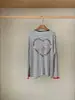 Camiseta blusa rayada de protección solar relajada, fina para principios de otoño, casual, corte ajustado, cuello redondo, top básico