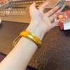Pulseira Estilo Lin'Er Que Não Desbota por Muito Tempo, Pulseira Larga de Ouro Areia Antigo com Fundo de Lama para Mulheres, Pulseira Grossa Lisa Simples para Mulheres