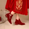 Sapatos de casamento de inverno com saltos grossos, botas curtas para mulheres, novo modelo 2025, sapatos de noiva para vestido Xiuhe, botas de salto alto vermelhas, botas de casamento com forro de pelúcia