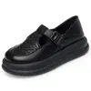 Sandalias huecas de punta cerrada para mujer, nuevo calzado casual perforado de verano 2026, zapatos planos suaves transpirables retro de cuero genuino, zapatos de un solo color poco profundos