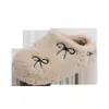Pantuflas de Dibujos Animados con Lazo para Niños 2025 Nuevo Estilo de Invierno Más Terciopelo Cálido Bebé Suela Suave Más Fáciles de Combinar Pantuflas de Algodón